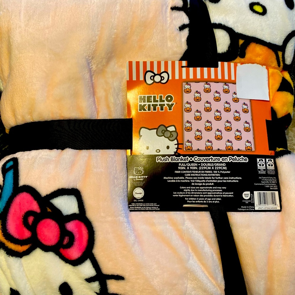 Hello kitty plush blanket 90” x 90” queen size pumpkin Halloween nwt